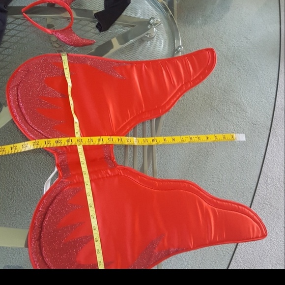 Red wings and horn devil headband - Picture 2 of 4